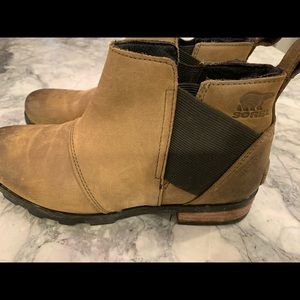 Sorel Emilie waterproof Chelsea booties size 7
